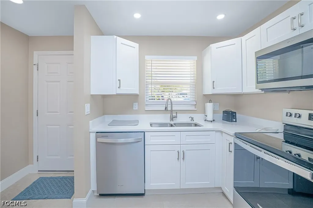 16007 Davis Road Fort Myers FL 33908