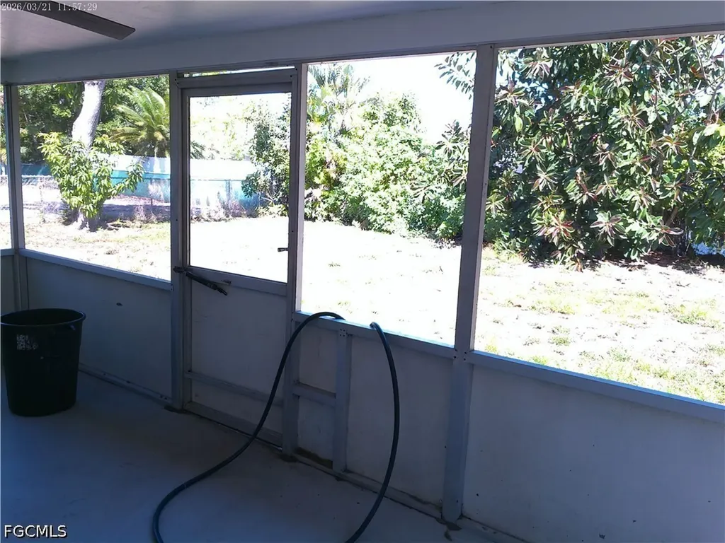 1441 SE 11th Street Cape Coral FL 33990