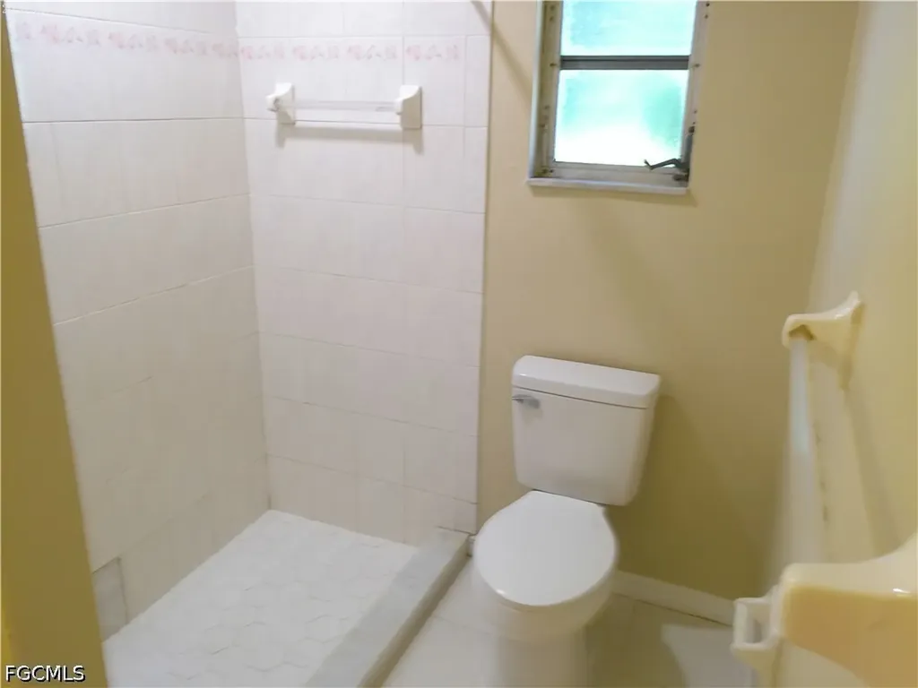 1441 SE 11th Street Cape Coral FL 33990