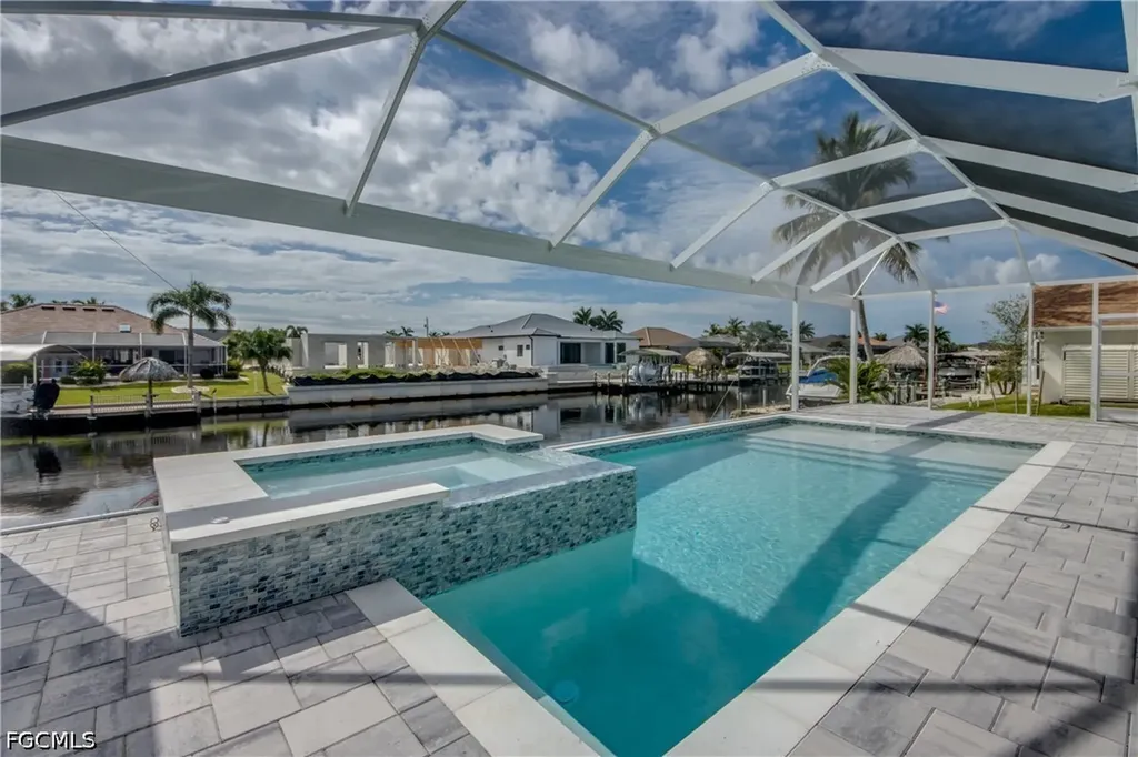 4910 SW 2nd Avenue Cape Coral FL 33914
