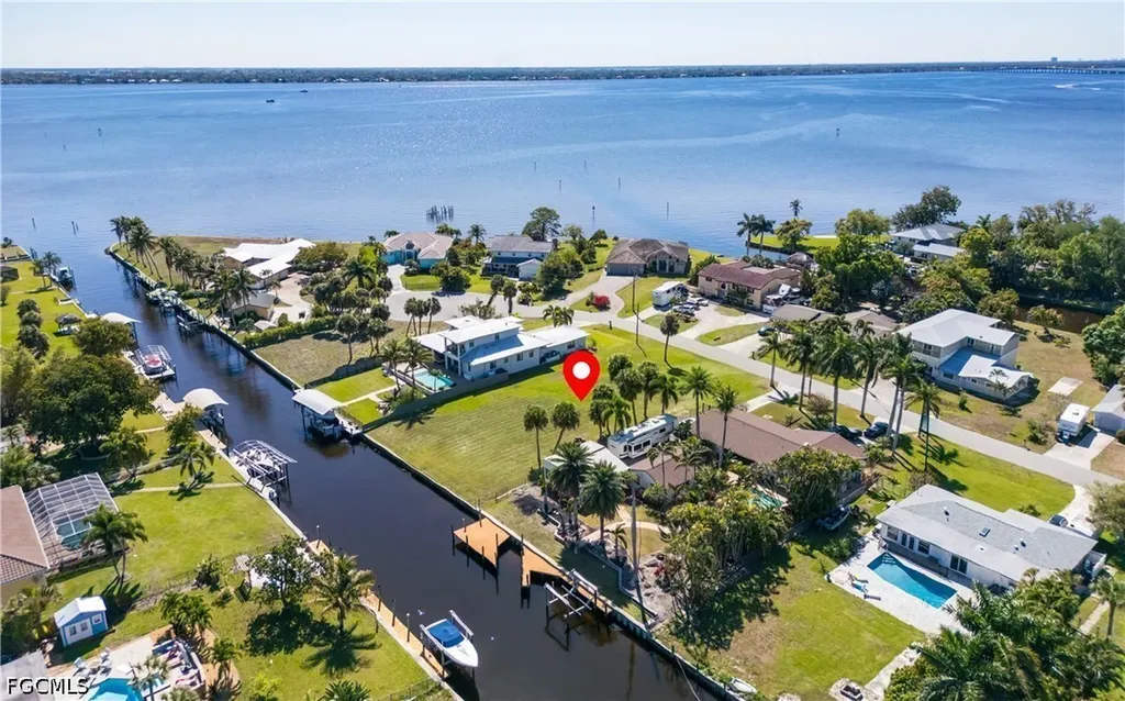 1820 Marina Circle North Fort Myers FL 33903