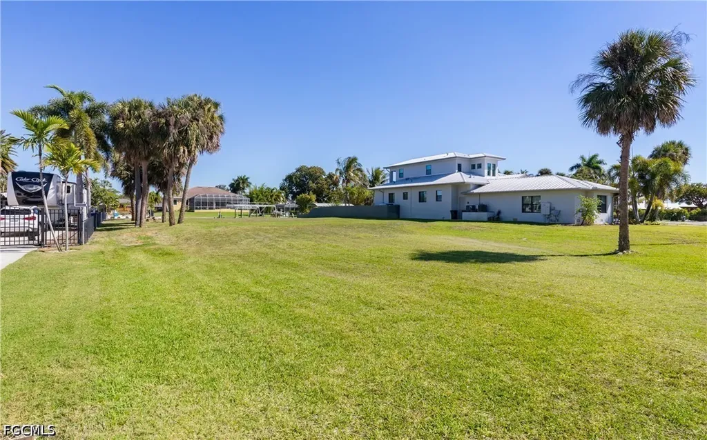 1820 Marina Circle North Fort Myers FL 33903