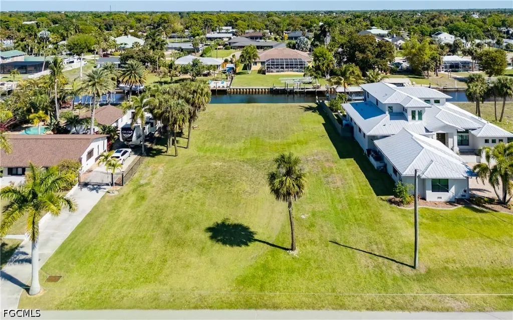 1820 Marina Circle North Fort Myers FL 33903