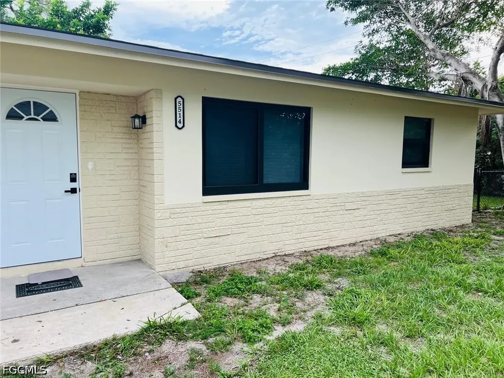 5512 8th Avenue Fort Myers FL 33907