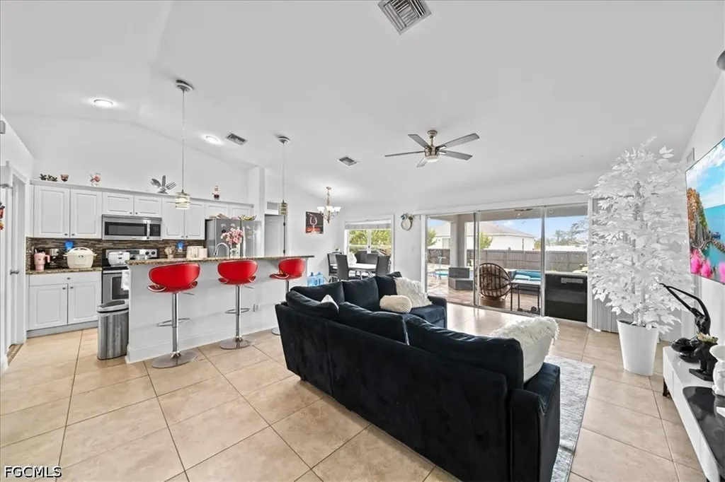 2304 NW 7th Street Cape Coral FL 33993
