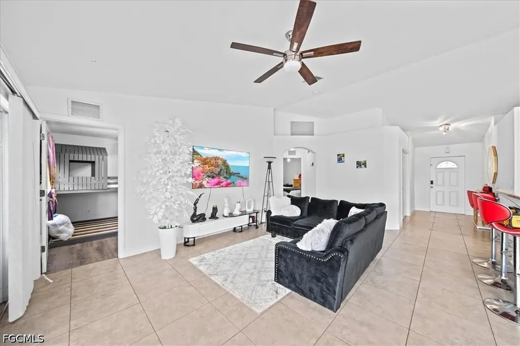 2304 NW 7th Street Cape Coral FL 33993