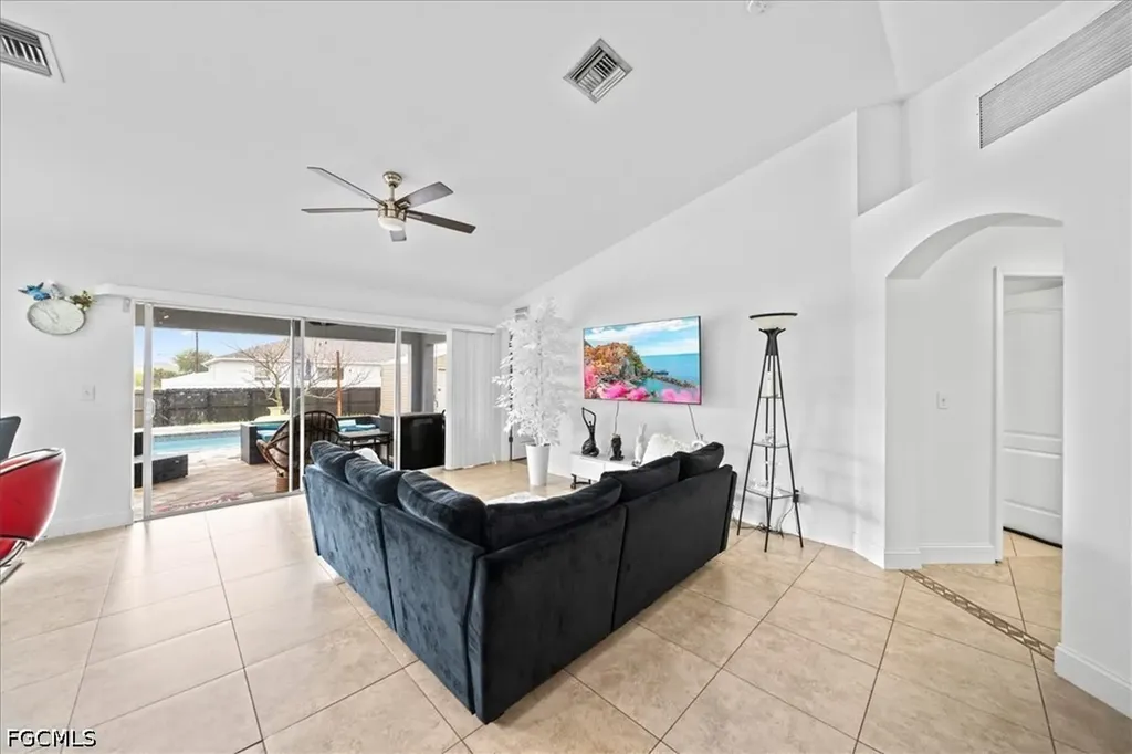 2304 NW 7th Street Cape Coral FL 33993