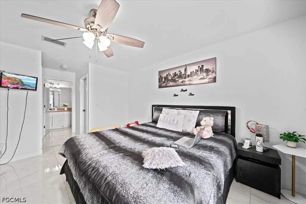 2304 NW 7th Street Cape Coral FL 33993