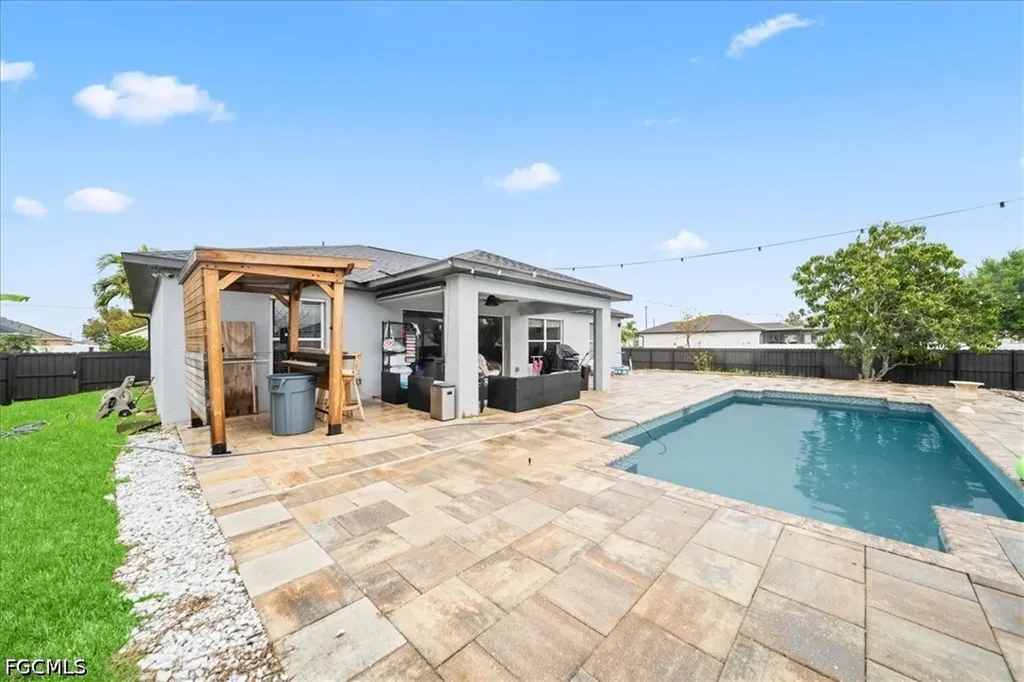2304 NW 7th Street Cape Coral FL 33993
