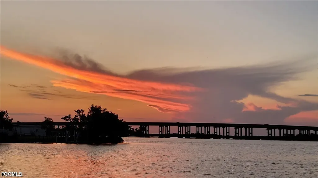 323 Shoreland Drive Fort Myers FL 33905