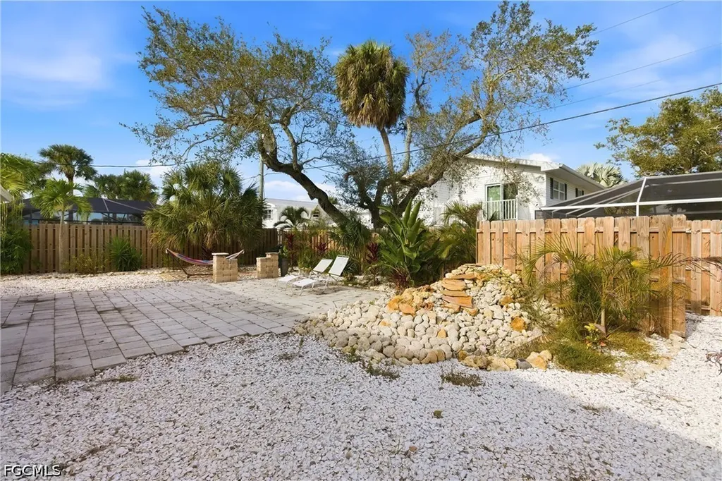 185 Hibiscus Drive Fort Myers Beach FL 33931