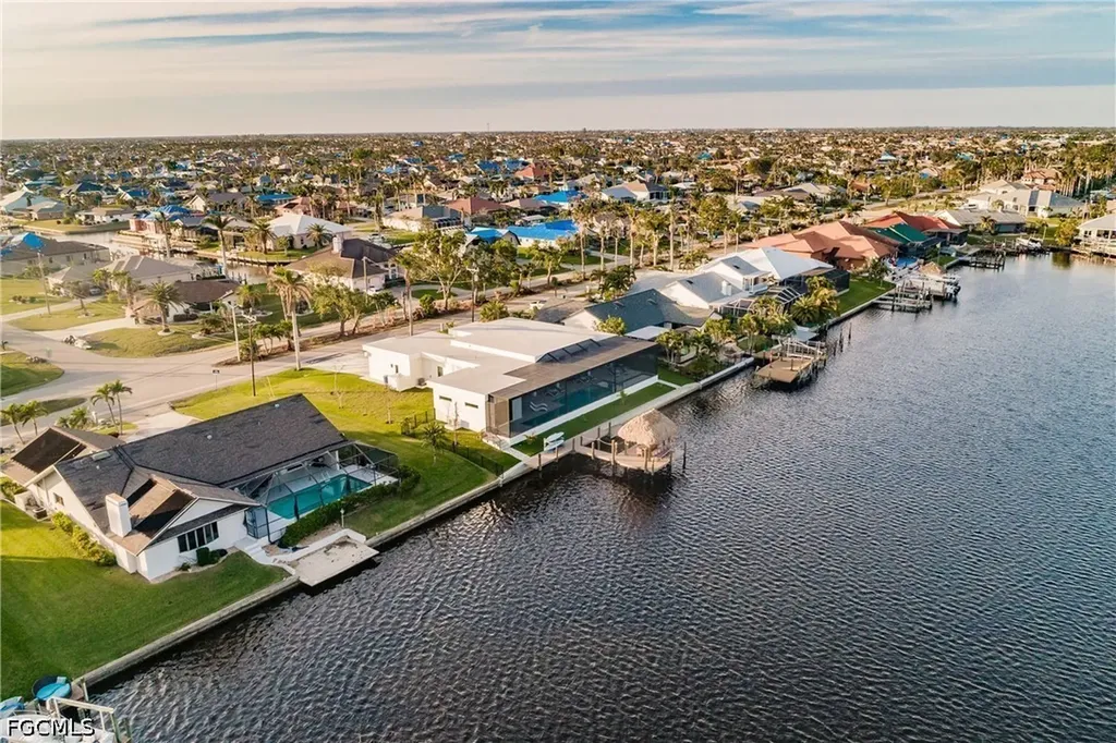5419 Skyline Boulevard Cape Coral FL 33914
