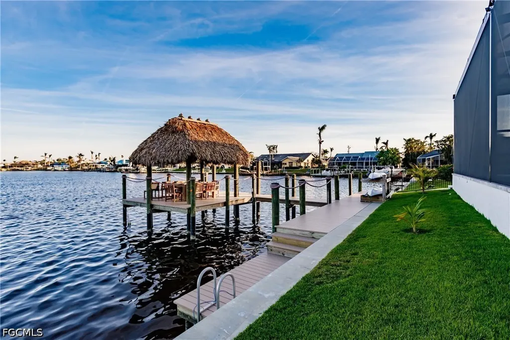 5419 Skyline Boulevard Cape Coral FL 33914