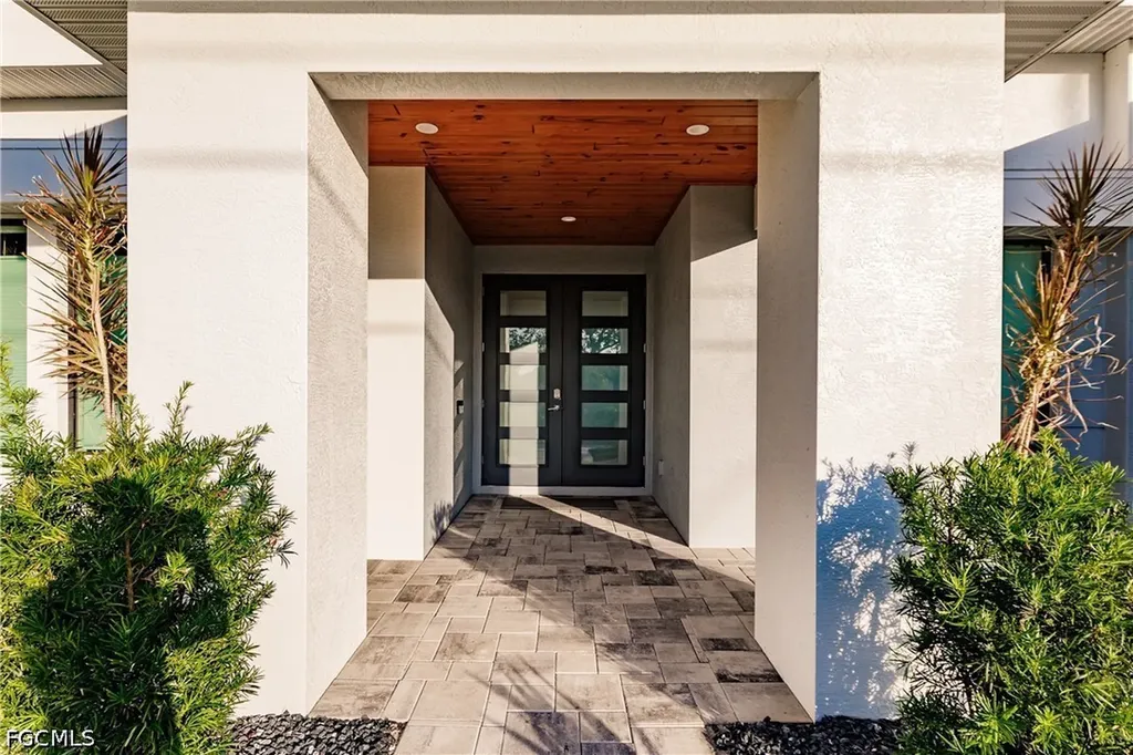 5419 Skyline Boulevard Cape Coral FL 33914