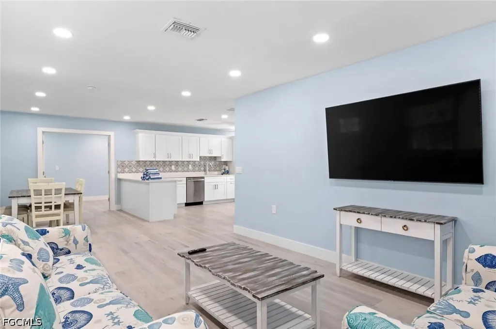 706 Donax Street Sanibel FL 33957
