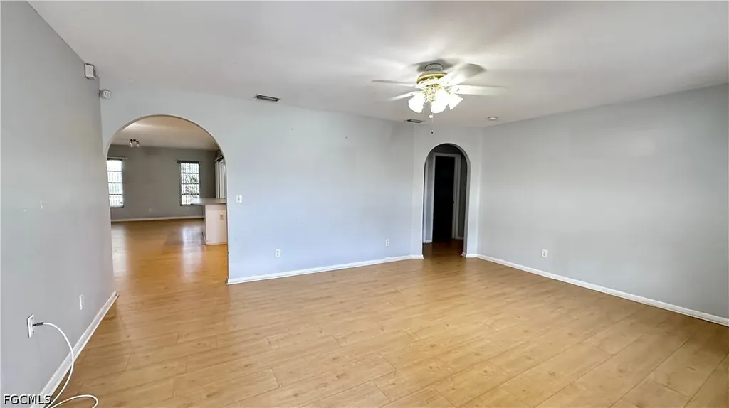 302 SE 1st Place Cape Coral FL 33990