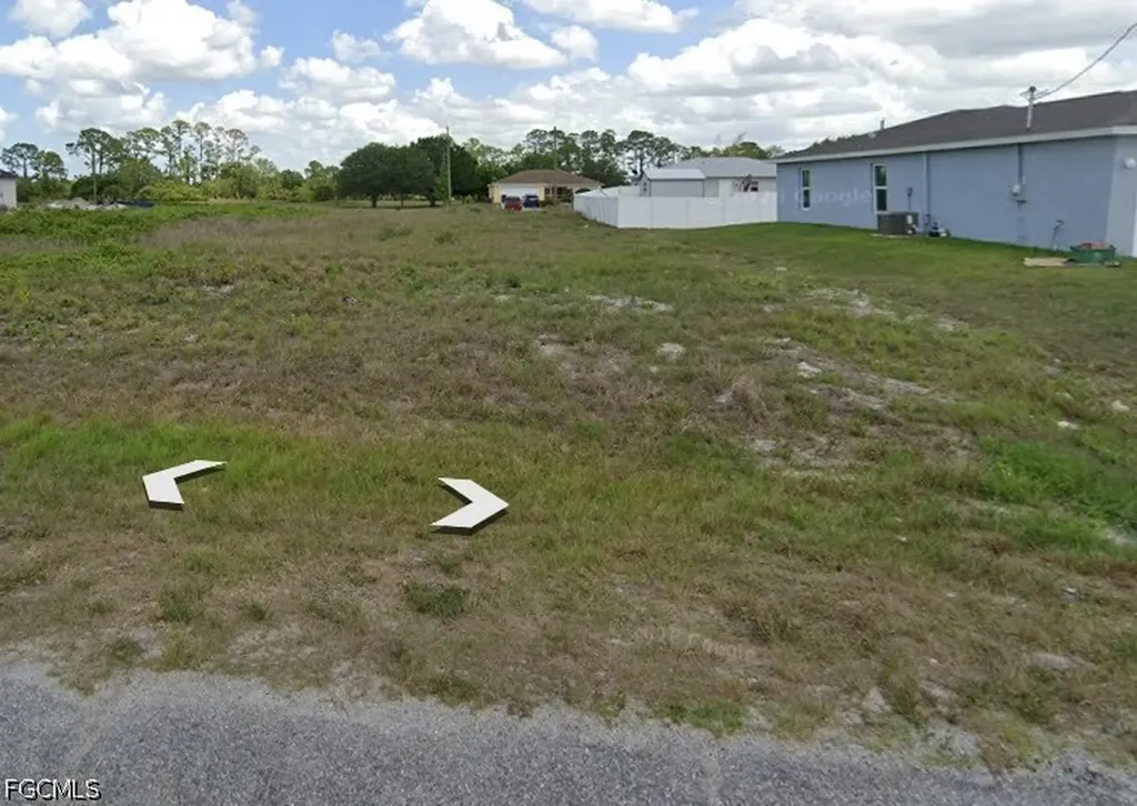 9046 Green Circle Labelle FL 33935