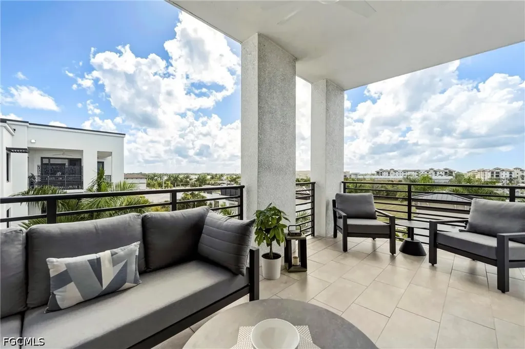 1111 Central Avenue Naples FL 34102