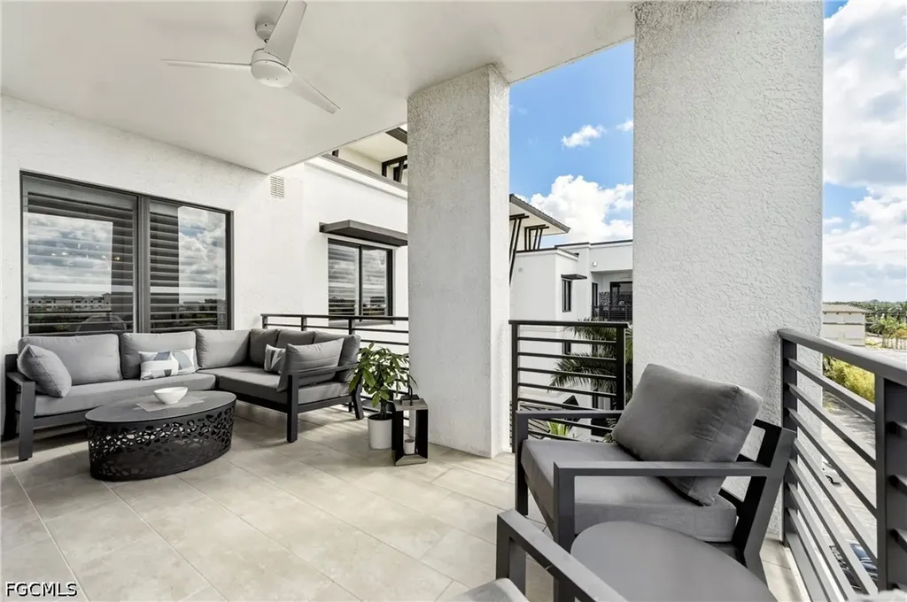 1111 Central Avenue Naples FL 34102