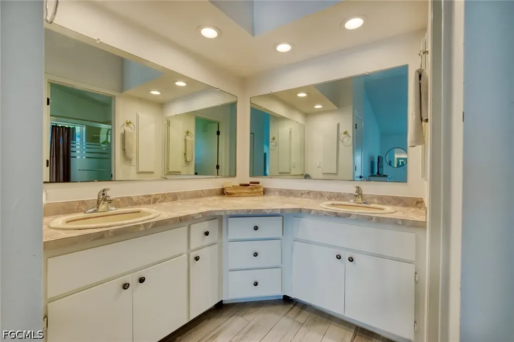5004 SW 5th Place Cape Coral FL 33914