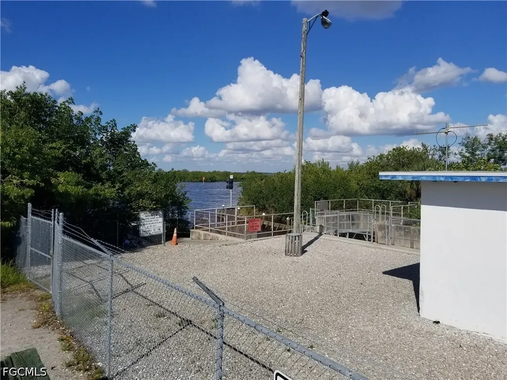 14433 Fort Myers Avenue Port Charlotte FL 33981
