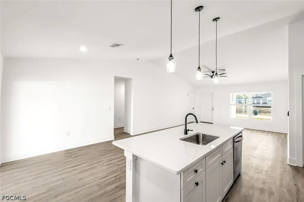 1702 NW 5th Place Cape Coral FL 33993