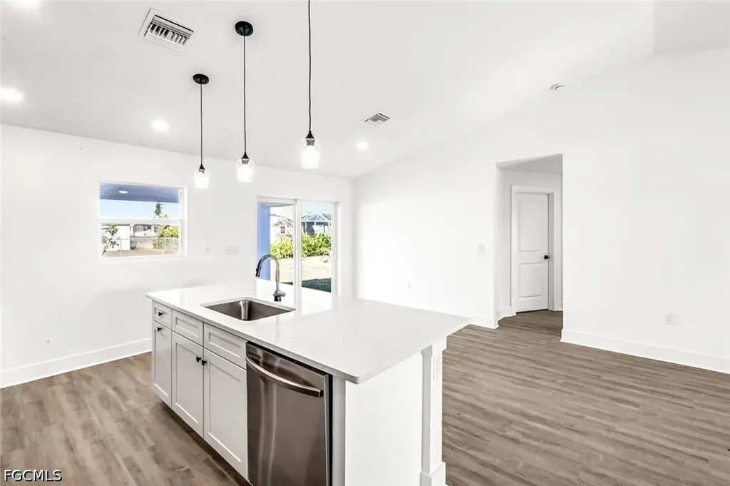1702 NW 5th Place Cape Coral FL 33993