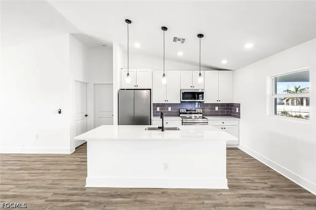 1702 NW 5th Place Cape Coral FL 33993