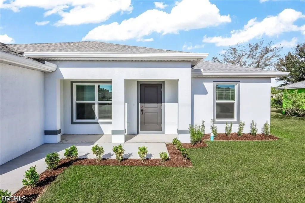 1702 NW 5th Place Cape Coral FL 33993