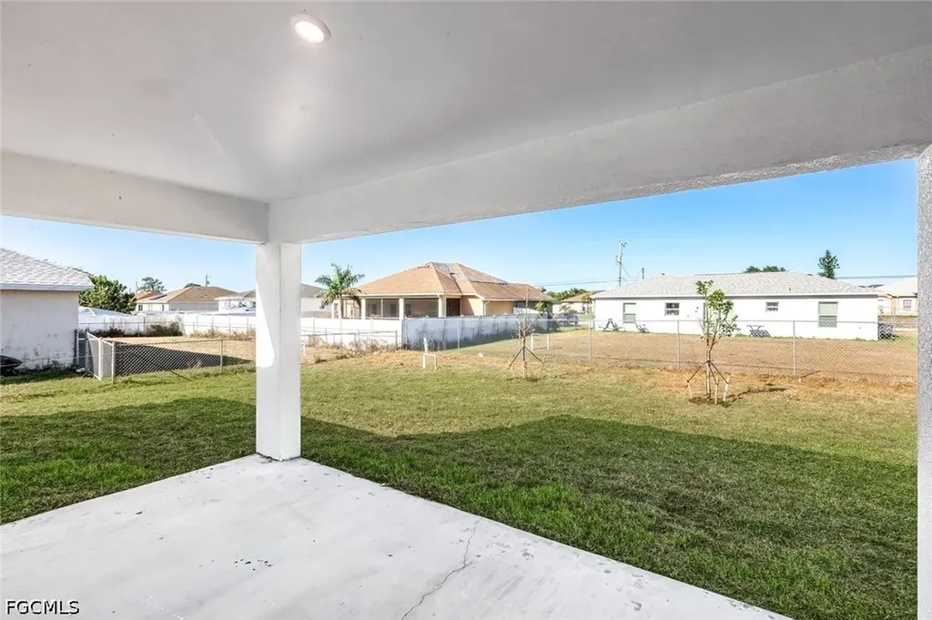 1702 NW 5th Place Cape Coral FL 33993