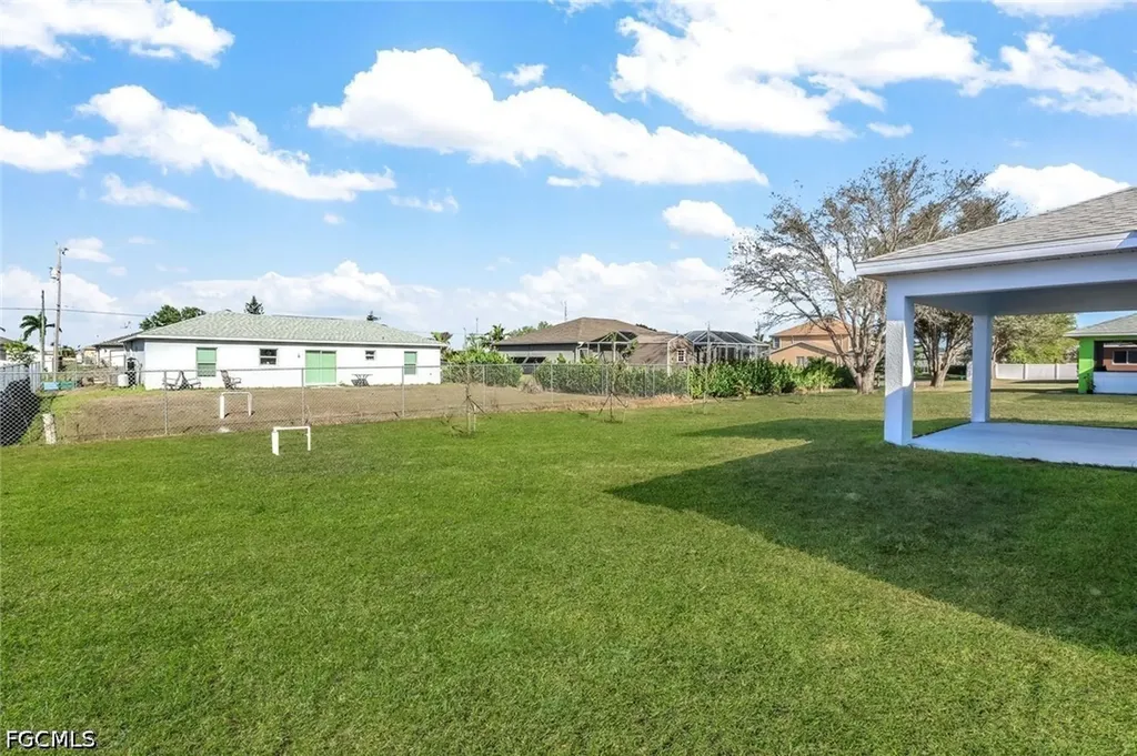 1702 NW 5th Place Cape Coral FL 33993