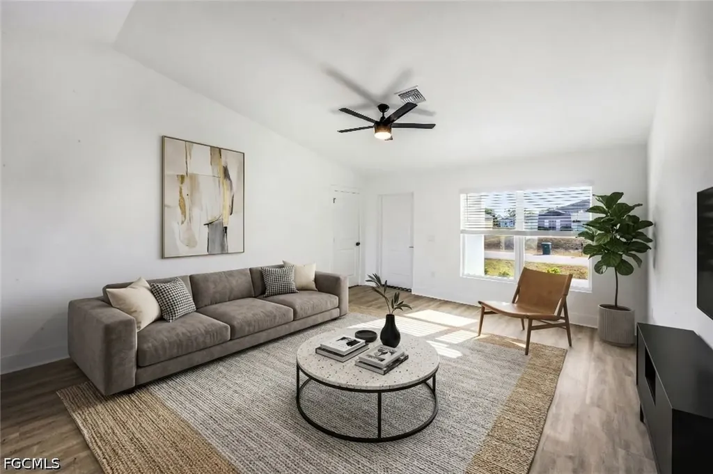 1702 NW 5th Place Cape Coral FL 33993
