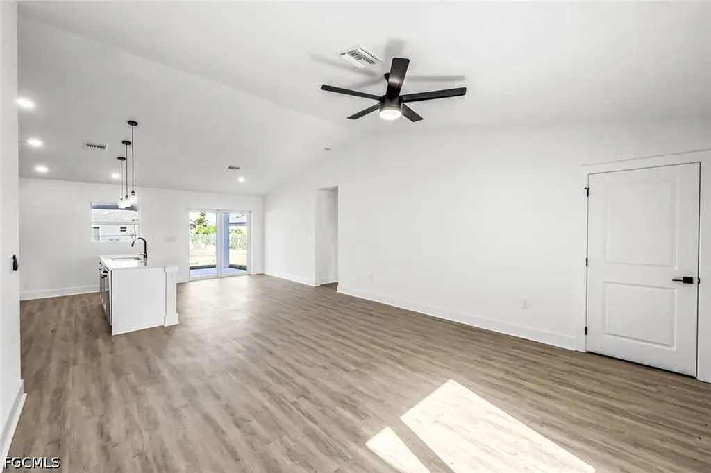 1702 NW 5th Place Cape Coral FL 33993