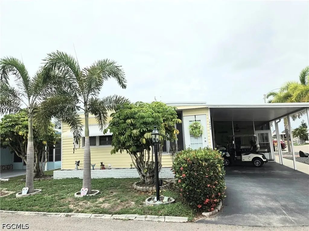 16049 Hibiscus Way North Fort Myers FL 33903