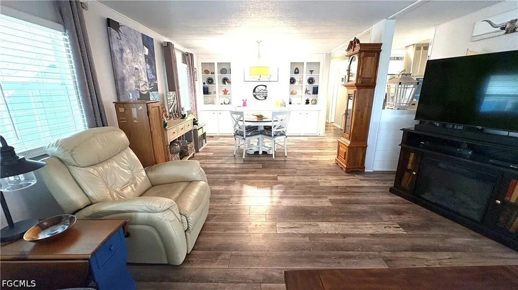 16049 Hibiscus Way North Fort Myers FL 33903