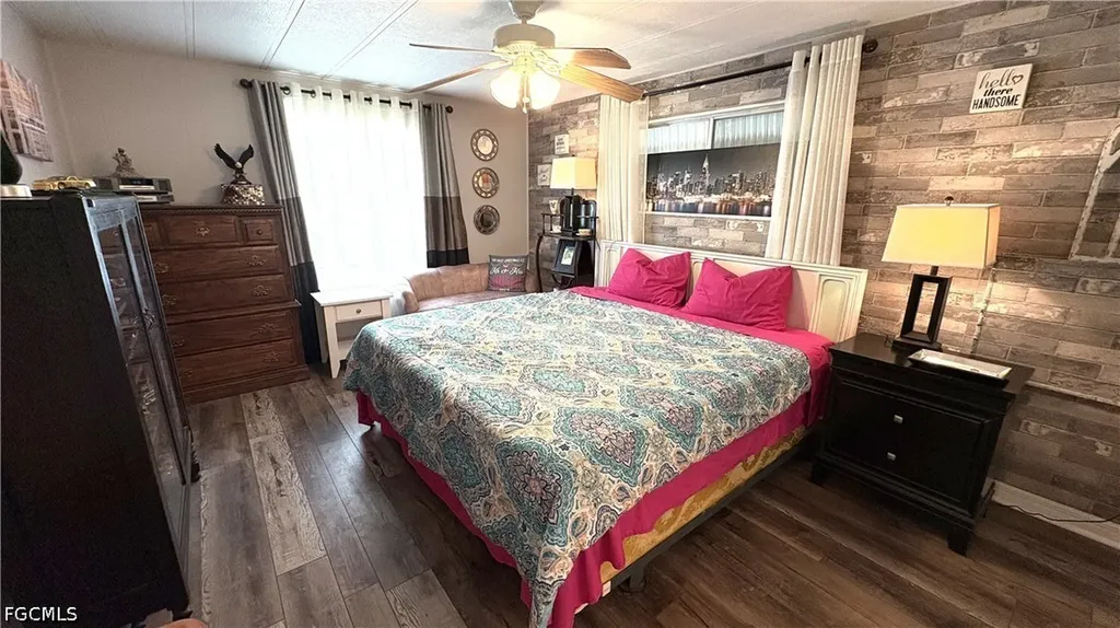 16049 Hibiscus Way North Fort Myers FL 33903