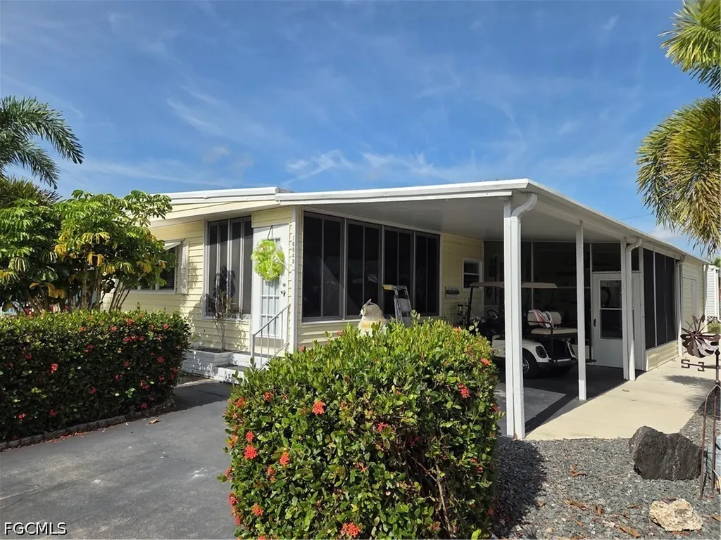 16049 Hibiscus Way North Fort Myers FL 33903