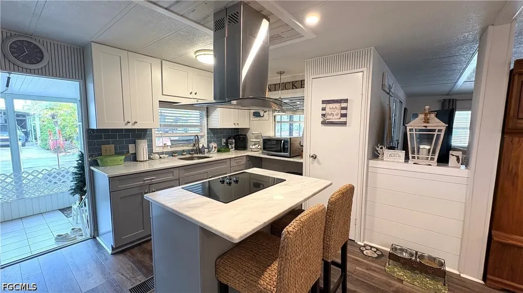 16049 Hibiscus Way North Fort Myers FL 33903