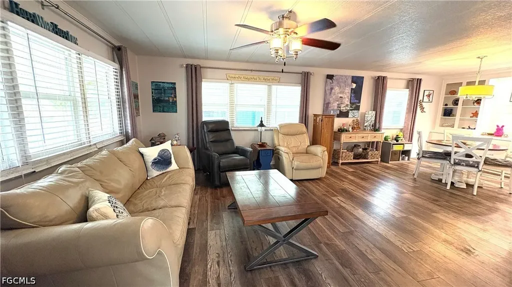16049 Hibiscus Way North Fort Myers FL 33903