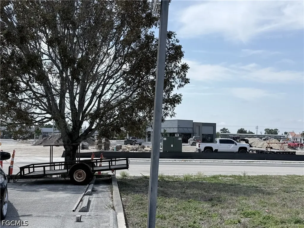 1107 NE 7th Street Cape Coral FL 33909