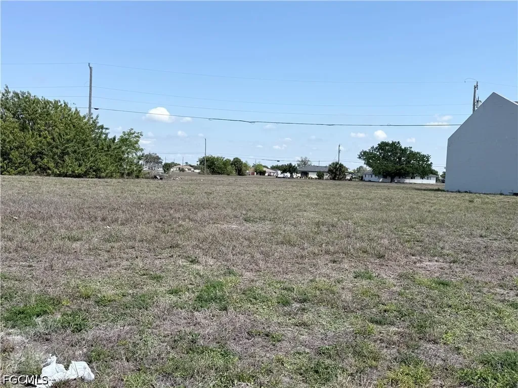 1107 NE 7th Street Cape Coral FL 33909