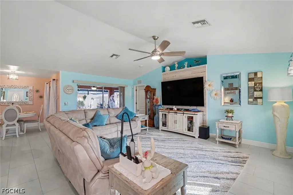 2907 NW 5th Place Cape Coral FL 33993