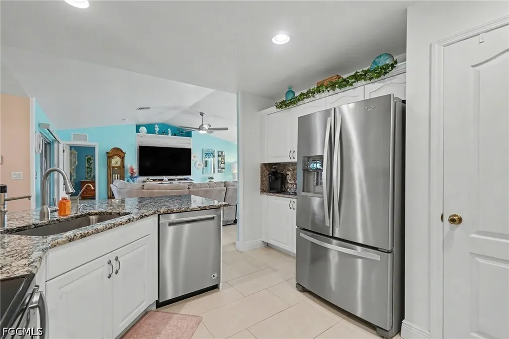 2907 NW 5th Place Cape Coral FL 33993