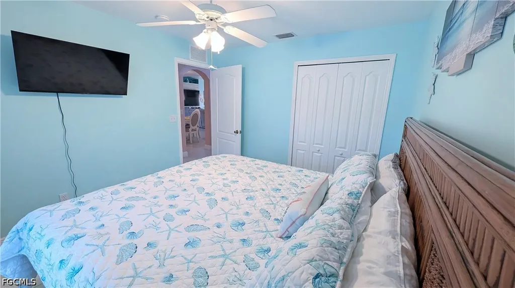 2907 NW 5th Place Cape Coral FL 33993