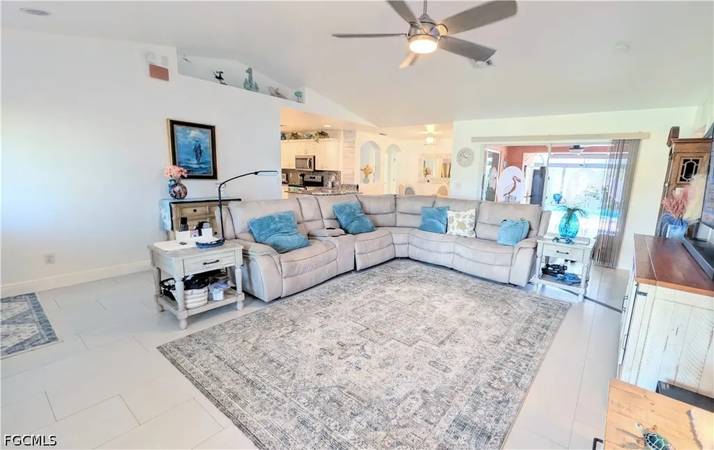 2907 NW 5th Place Cape Coral FL 33993