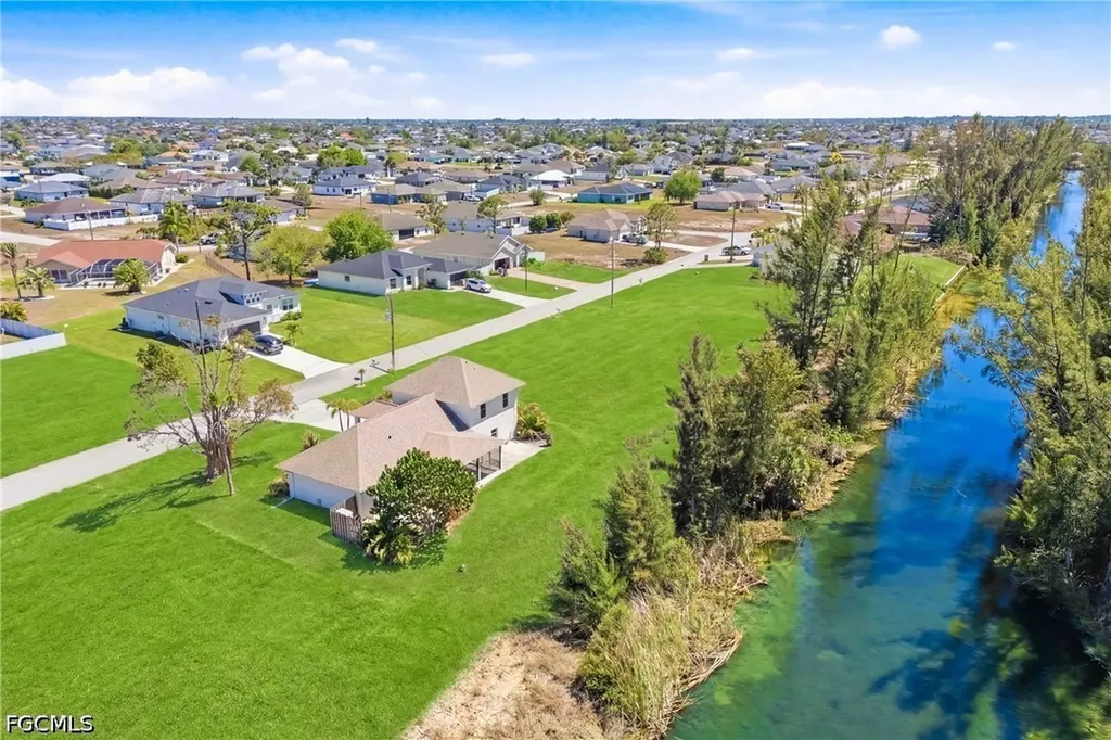 2006 NW 21st Avenue Cape Coral FL 33993