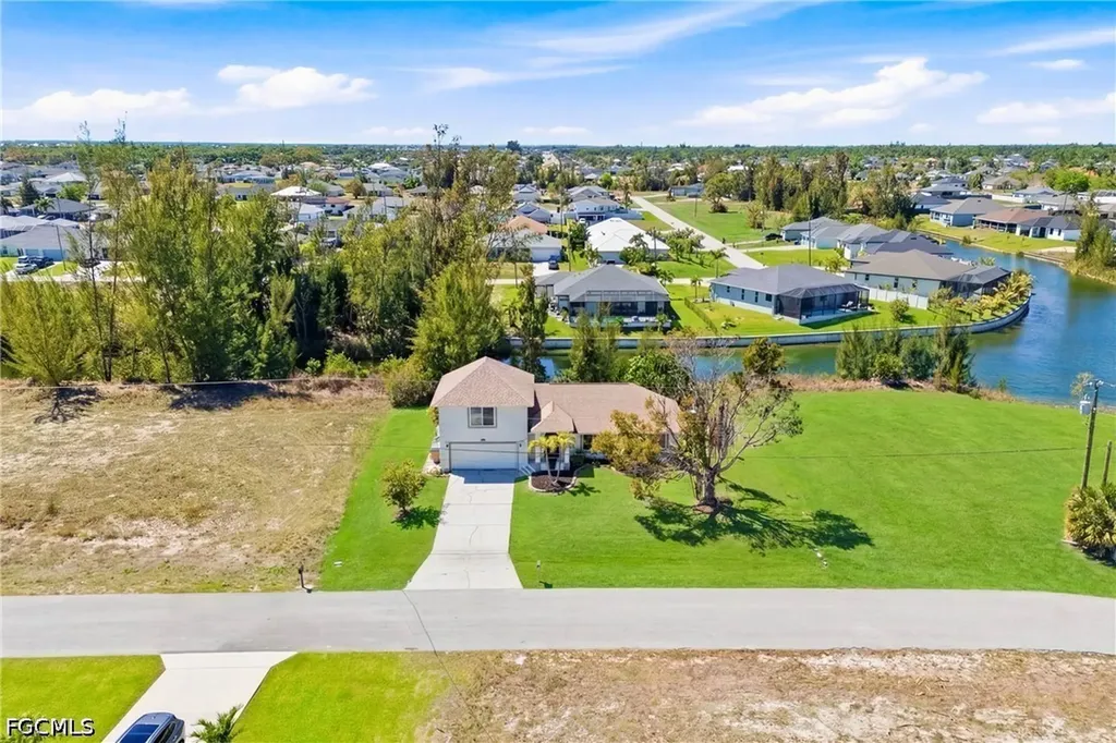 2006 NW 21st Avenue Cape Coral FL 33993