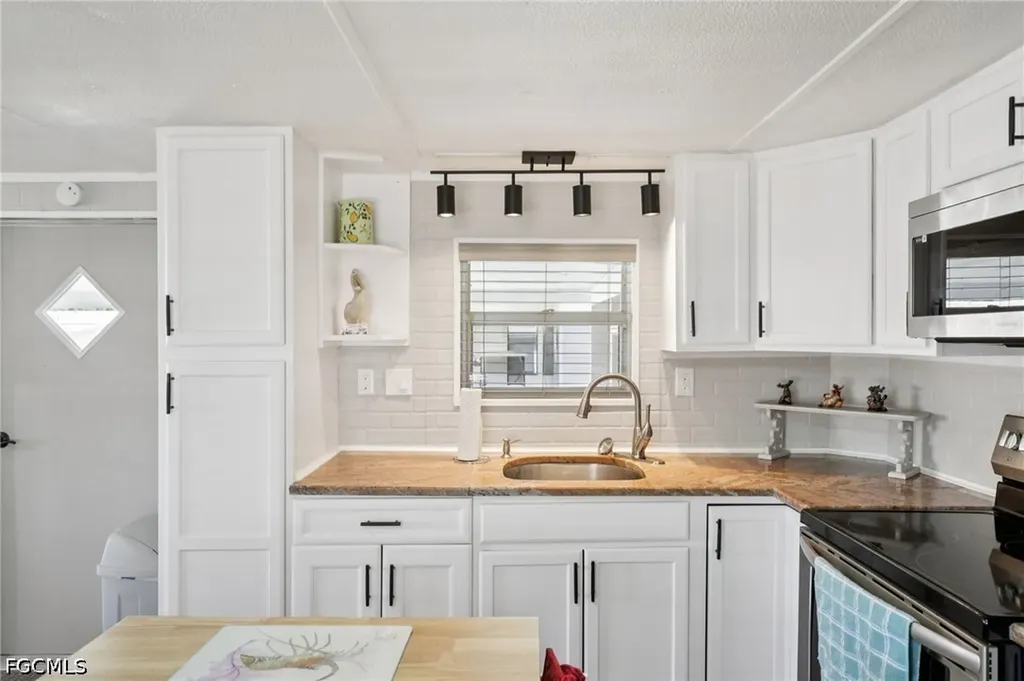 9806 Sugarberry Way Fort Myers FL 33905