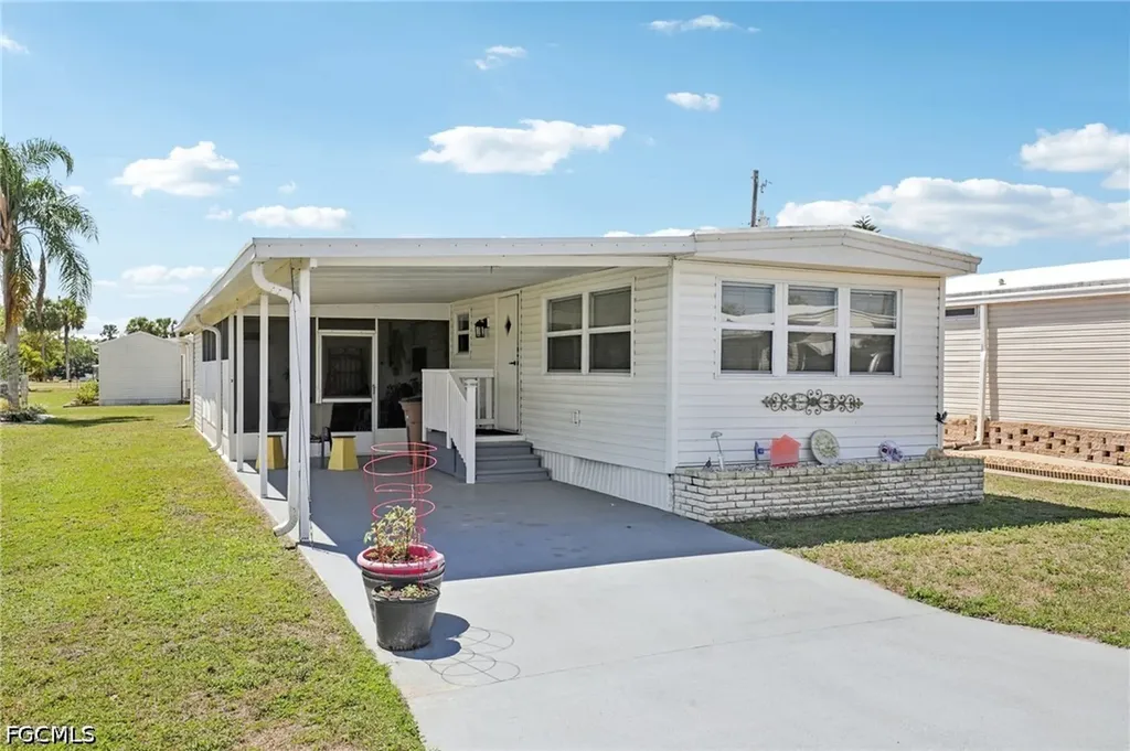 9806 Sugarberry Way Fort Myers FL 33905