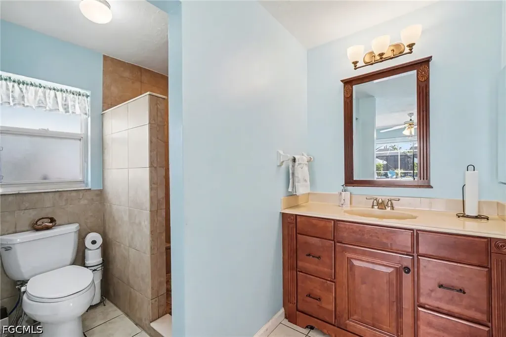 3310 SE 6th Place Cape Coral FL 33904